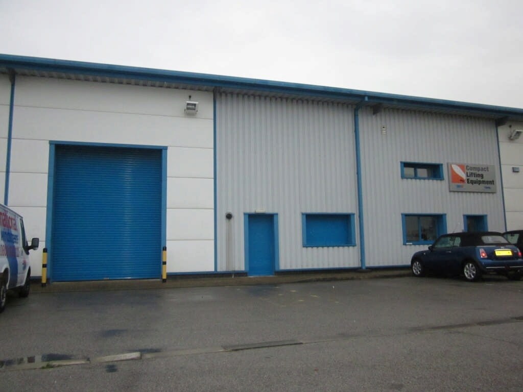 Sidings Ct, Hull to rent Primary Photo- Image 1 of 3