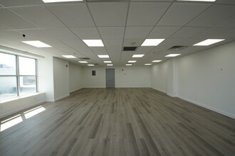 136-21 Roosevelt Ave, Flushing, NY 11354-5655, Flushing, NY for rent Building Photo- Image 2 of 7