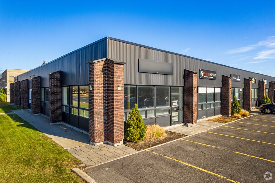 4000-4036 Boul De La Côte-Vertu, Montréal, QC to rent - Building Photo - Image 3 of 8