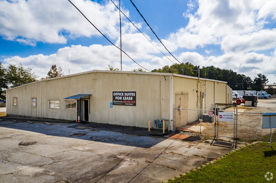 13031 Veterans Memorial Hwy, Douglasville, GA for rent - Primary Photo - Image 1 of 38