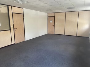 4 Allée Kepler, Champs-sur-Marne to rent Building Photo- Image 1 of 4