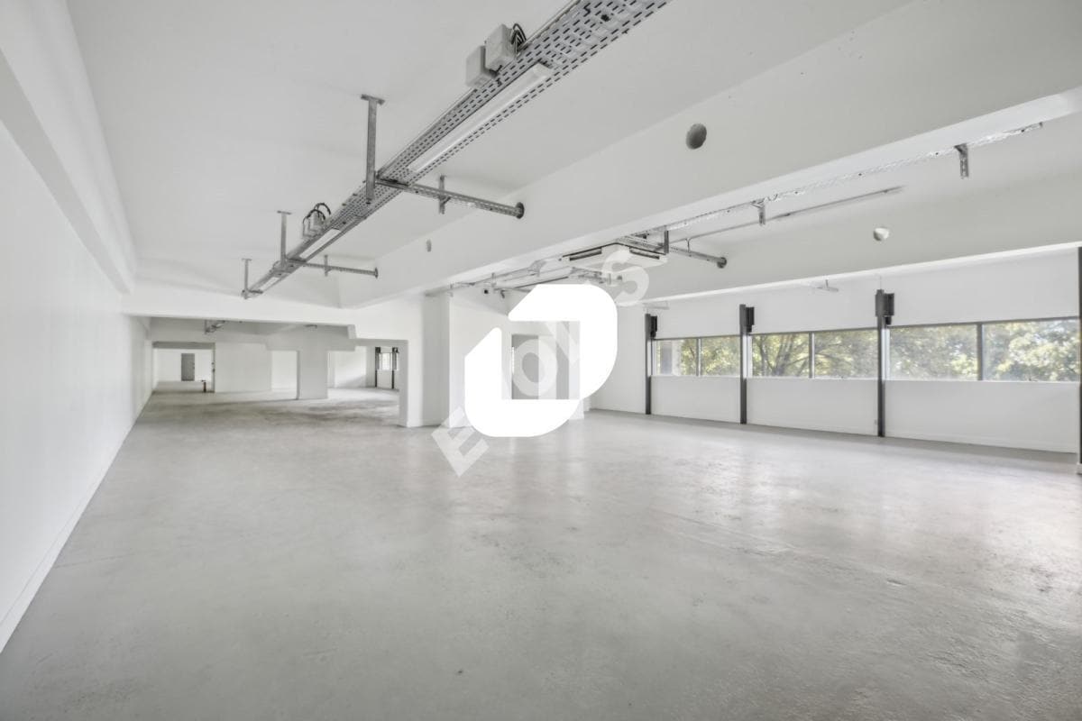 Office in Pantin to rent Interior Photo- Image 1 of 17