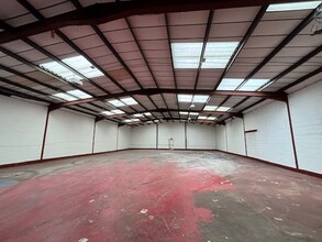 Penarth Rd, Cardiff to rent Interior Photo- Image 1 of 3