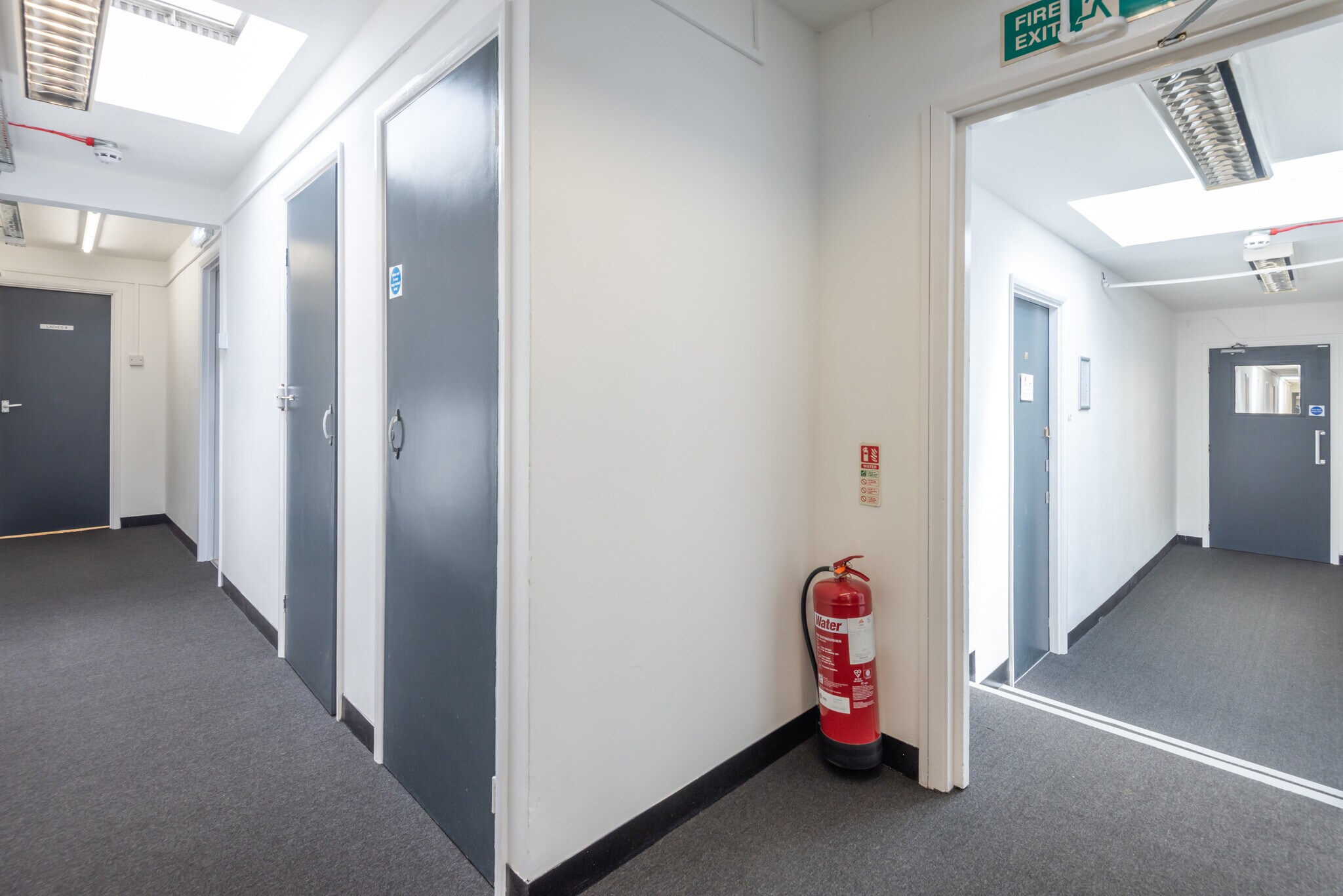 44-46 Terrace Rd, Walton On Thames to rent Interior Photo- Image 1 of 2