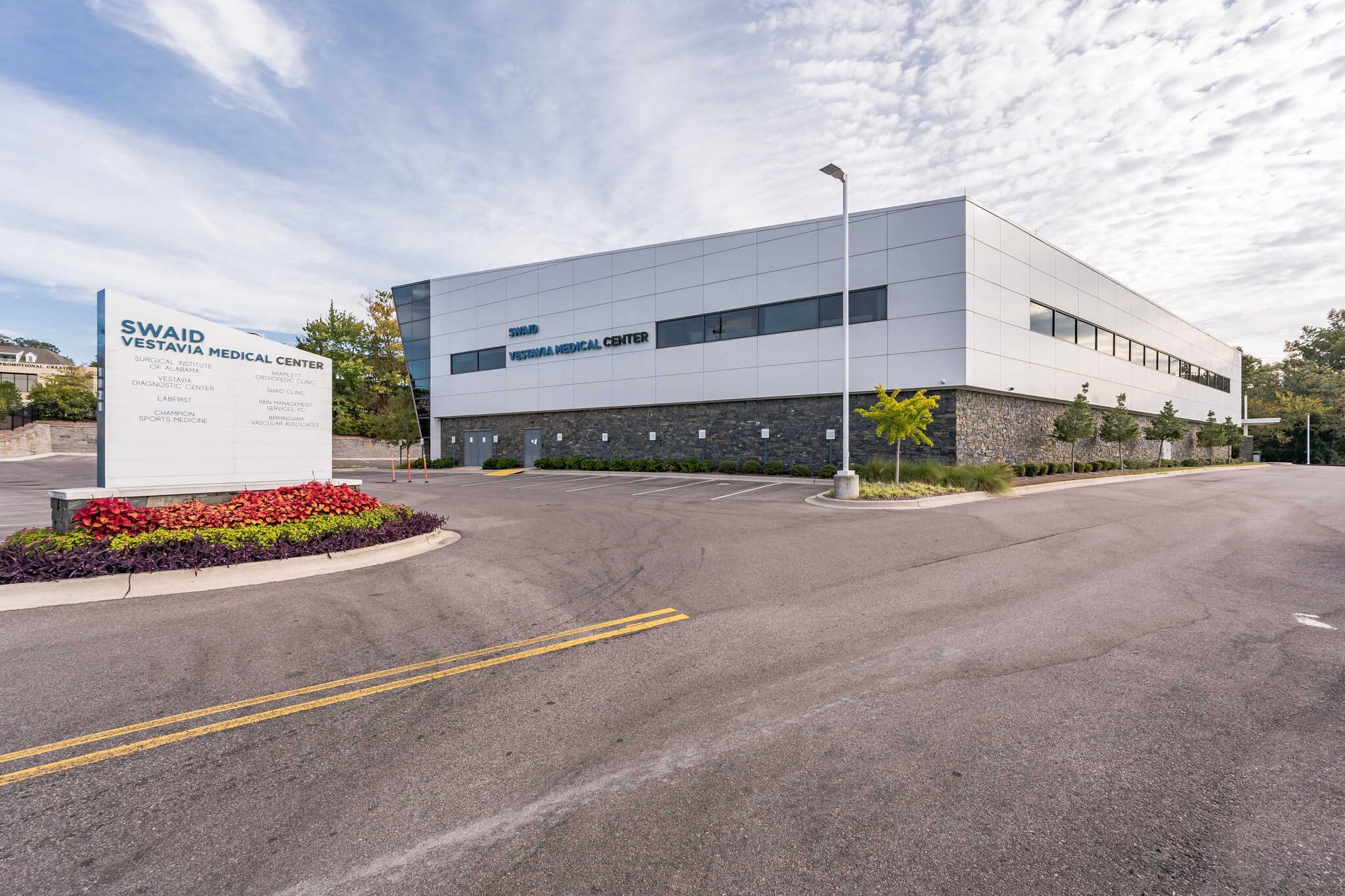 1021 Montgomery Hwy, Vestavia Hills, AL to rent Building Photo- Image 1 of 7