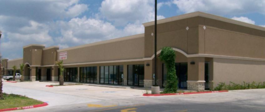 568 Springmart Blvd, Brownsville, TX for rent - Building Photo - Image 1 of 4