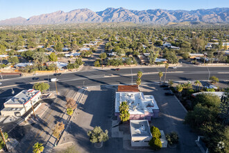 6910 E Tanque Verde Rd, Tucson, AZ - aerial  map view