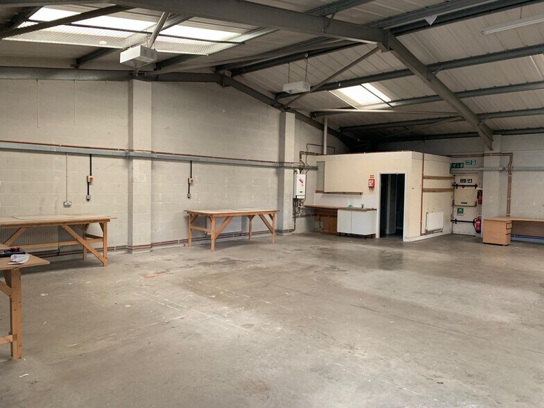 Hoyle Rd, Calverton to rent - Building Photo - Image 2 of 4