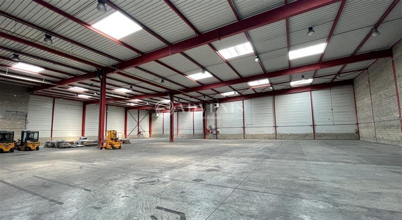 Industrial in Combs-la-Ville to rent Building Photo- Image 1 of 10