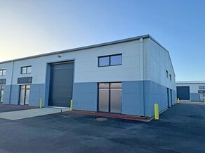 Diamond Dr, Hailsham to rent Building Photo- Image 1 of 3