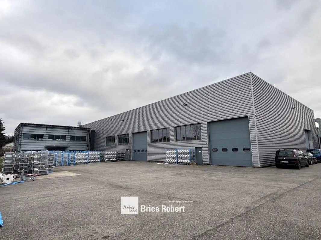 Office in Villeurbanne to rent Building Photo- Image 1 of 8