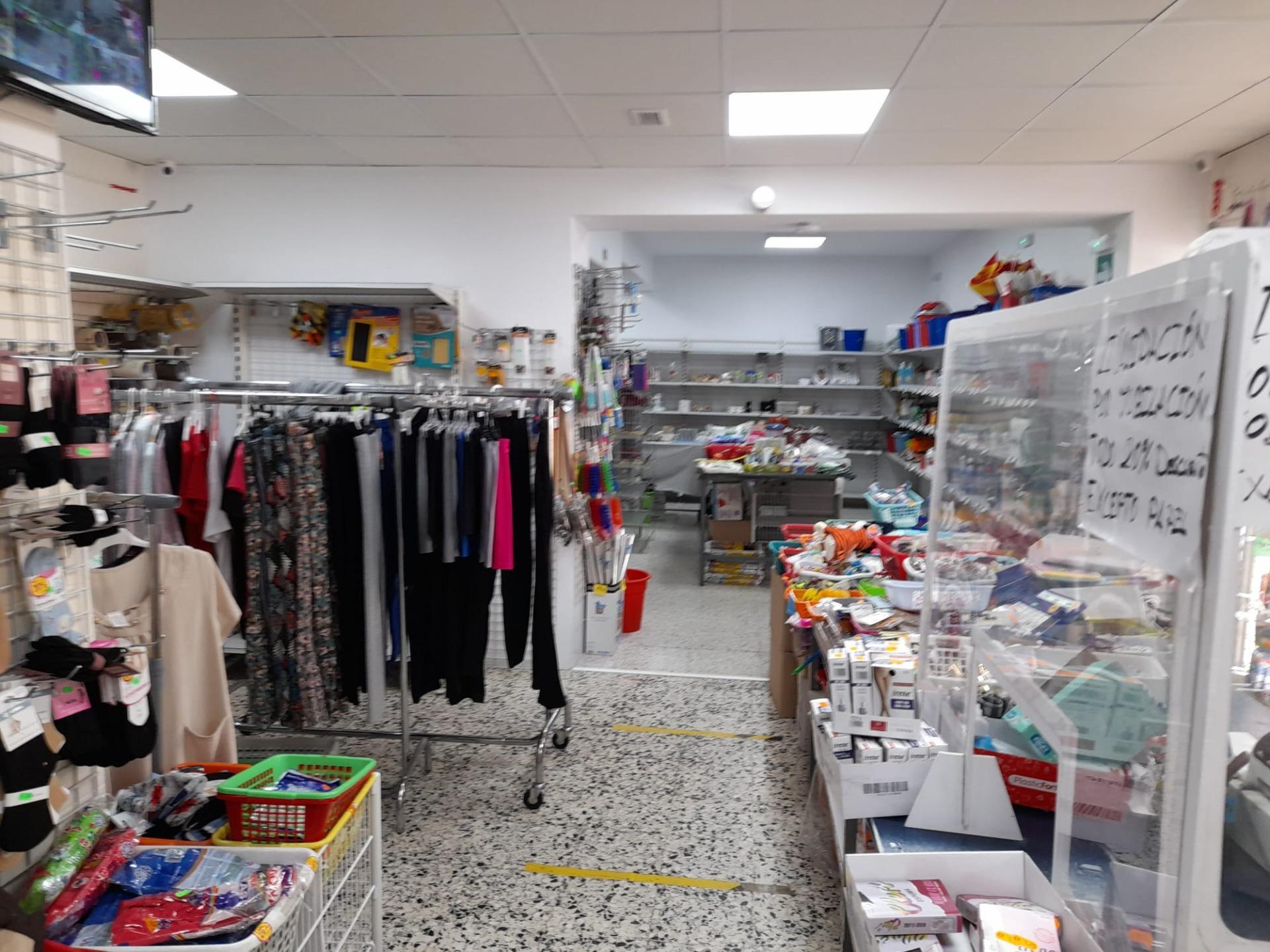 Retail in Cáceres, Cáceres to rent Interior Photo- Image 1 of 19