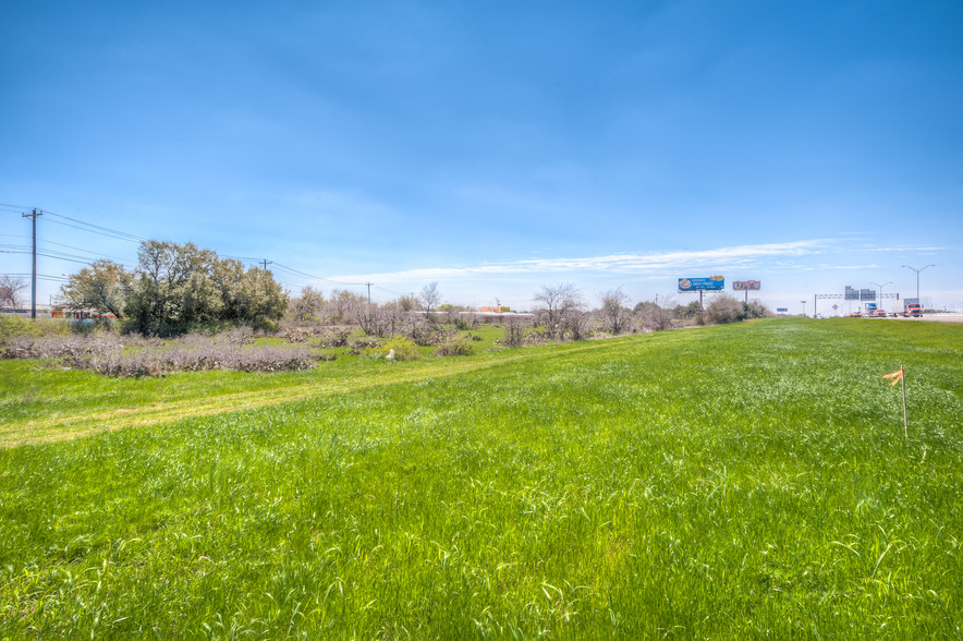 2100 Old Airport Rd, Georgetown, TX for sale - Primary Photo - Image 1 of 5