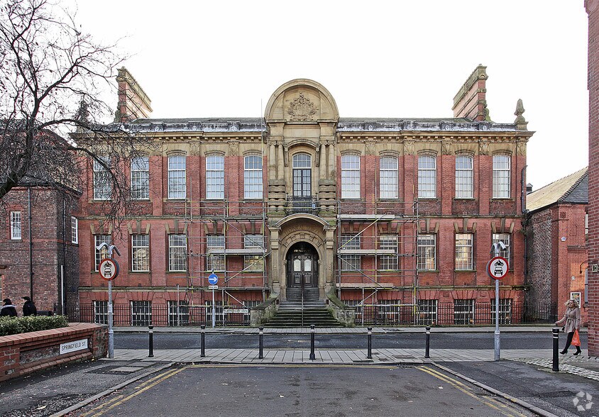 Palmyra Sq, Warrington for sale - Primary Photo - Image 1 of 1