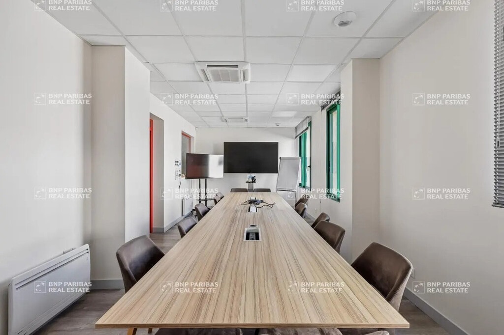 Vente Bureaux 670 m² - Photo 1