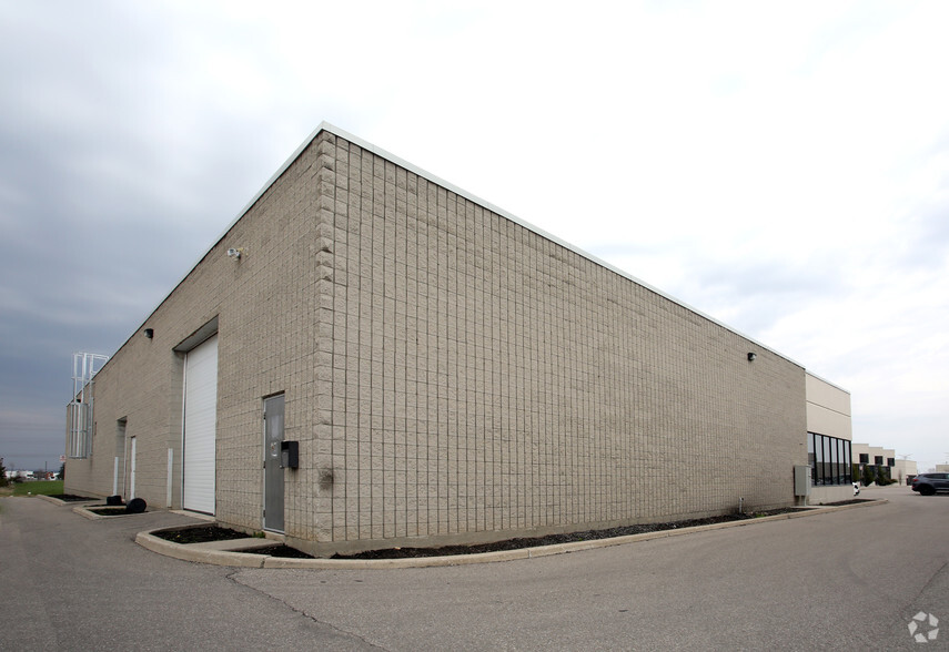 2660 Meadowvale Blvd, Mississauga, ON for rent - Building Photo - Image 2 of 9