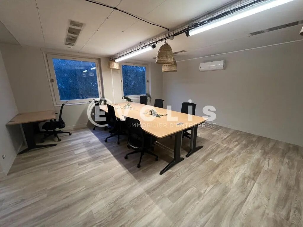 Vente Bureaux 282 m² - Photo 1