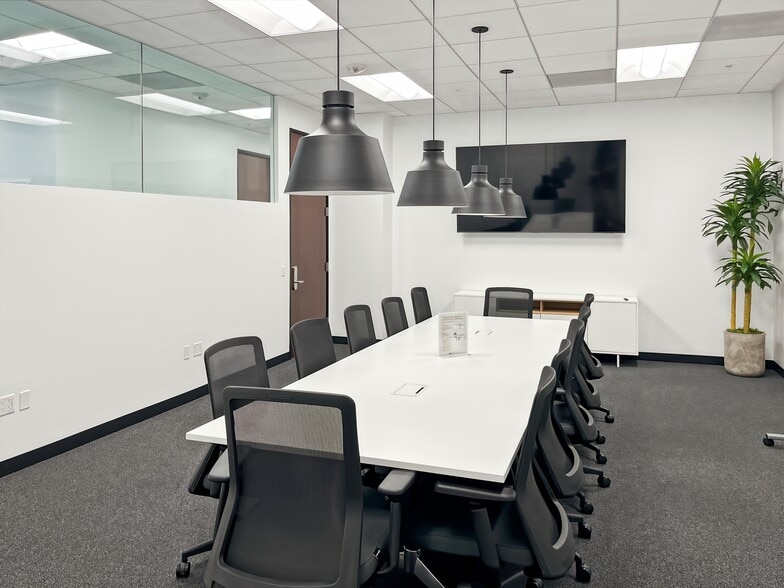 2020 Main St, Irvine, CA to rent - Interior Photo - Image 2 of 19