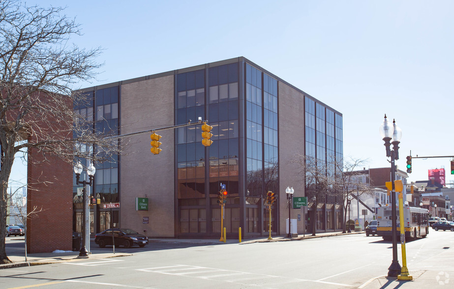 385 Broadway St, Revere, MA for sale - Primary Photo - Image 1 of 1