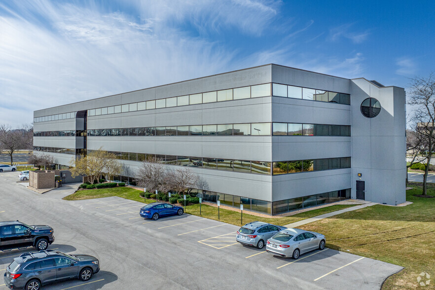 400 N Executive Dr, Brookfield, WI for rent - Building Photo - Image 1 of 5