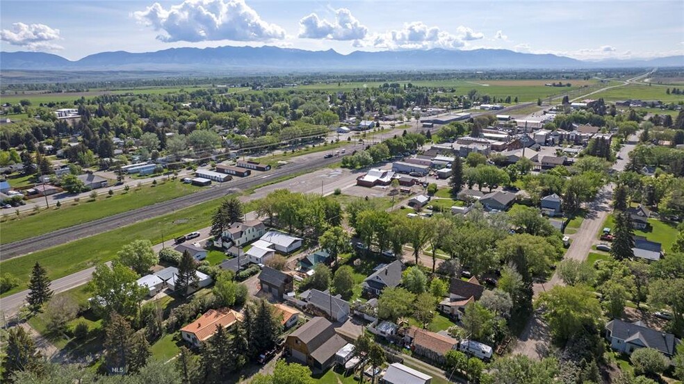 214 W Main St, Manhattan, MT for sale - Primary Photo - Image 1 of 6