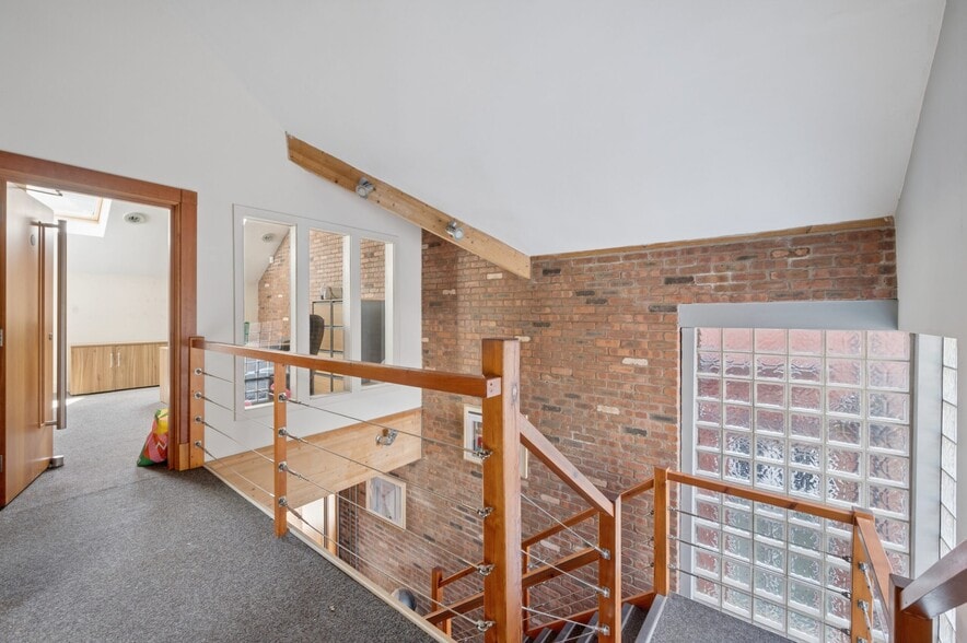 88 Chorley New Rd, Bolton for sale - Interior Photo - Image 2 of 11