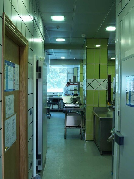 Retail in Cáceres to rent - Building Photo - Image 2 of 5