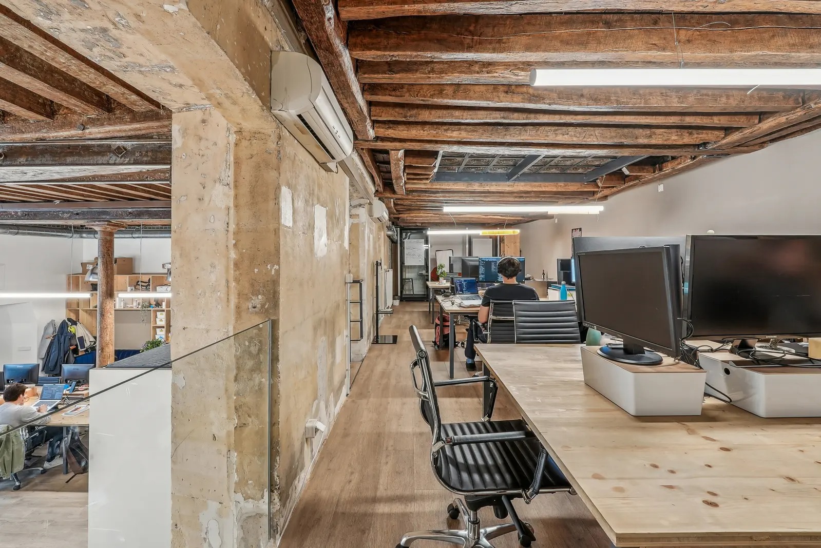 Co-working Space in Paris to rent Interior Photo- Image 1 of 7