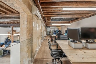 Co-working Space in Paris to rent Interior Photo- Image 1 of 7