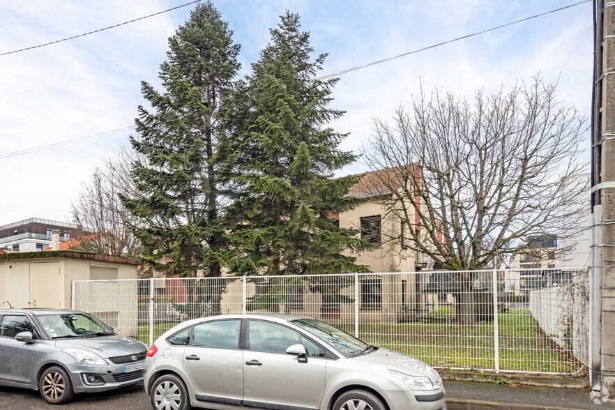 25 Rue Ferber, Montmorency to rent - Building Photo - Image 2 of 16