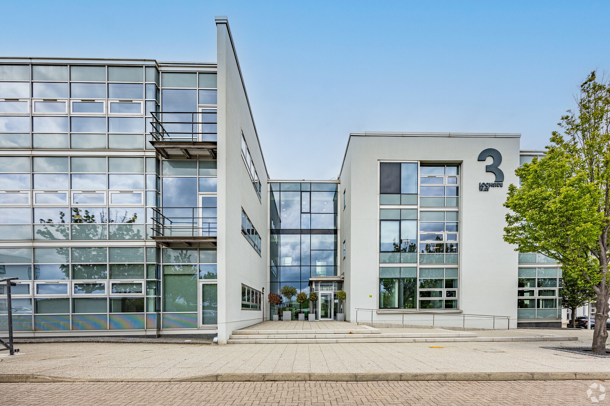 3 Lochside Way, Edinburgh for sale Primary Photo- Image 1 of 1