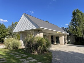 700 Walden Pl, Aurora, OH for rent Building Photo- Image 1 of 13