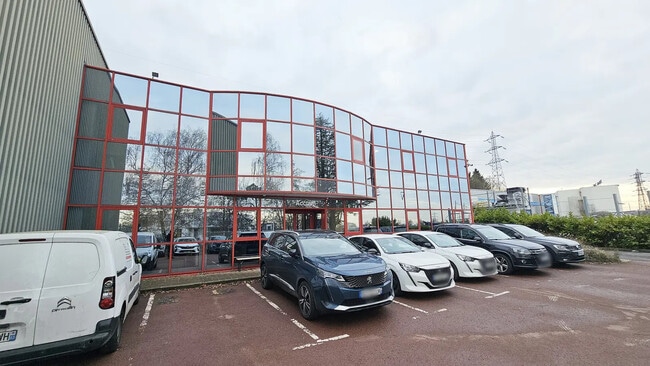 Location Local d'activités 1 092 m²