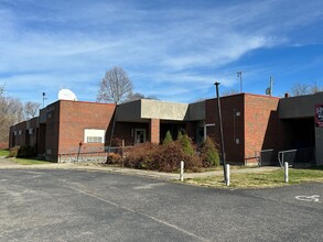 9050 New Jackson Hwy, Magnolia, KY for rent Building Photo- Image 1 of 19