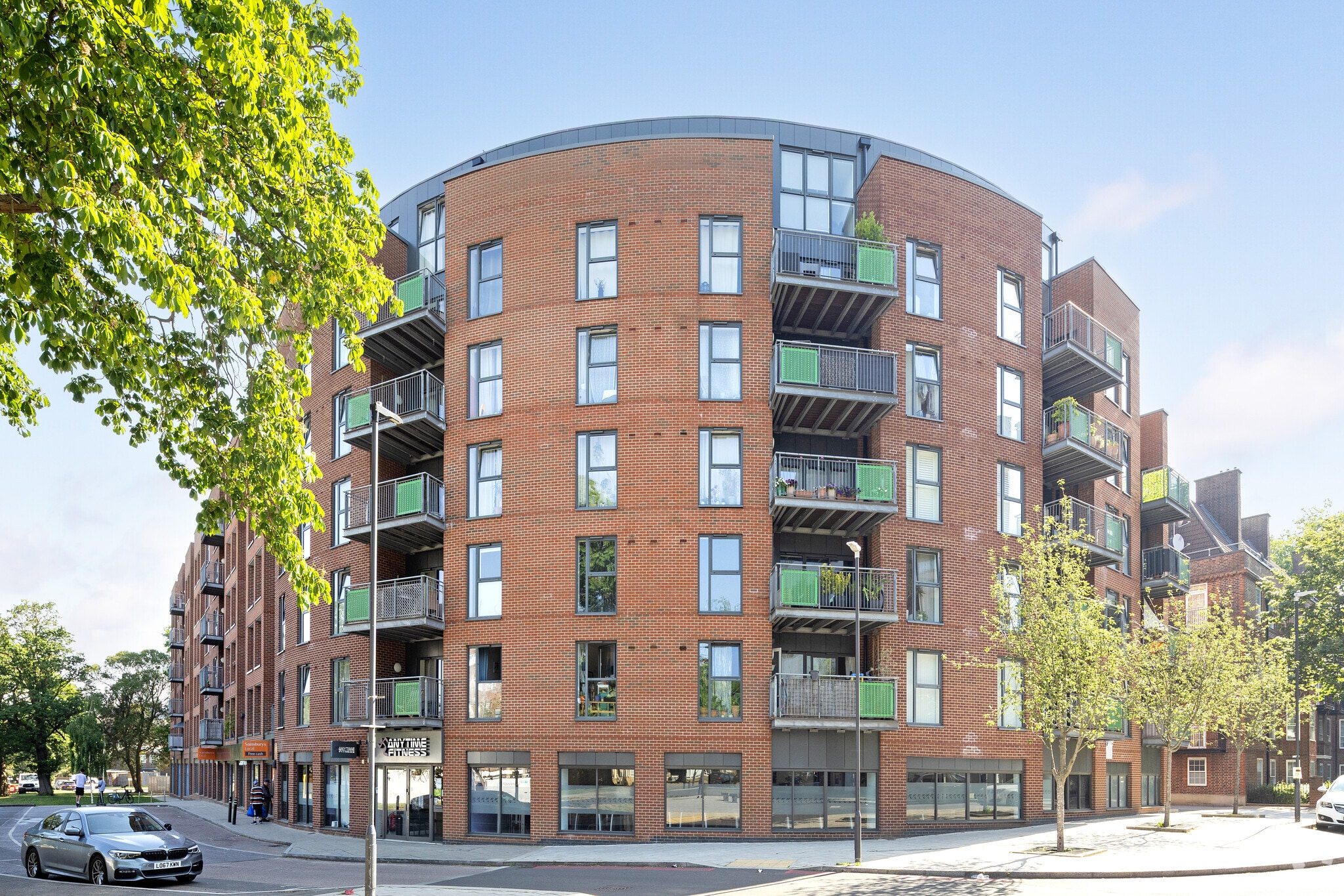 Kings Ave, London to rent Primary Photo- Image 1 of 3