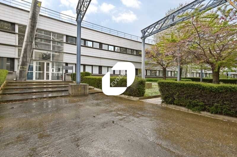 Office in Saint-Denis to rent Building Photo- Image 1 of 22