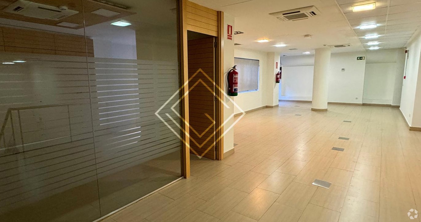 Office / Retail in Madrid, Madrid to rent Interior Photo- Image 1 of 4