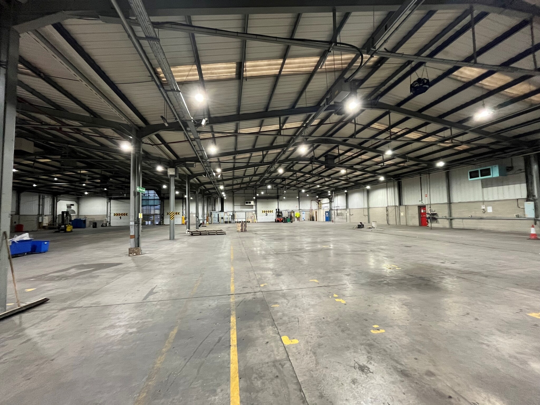 Tenth Ave, Deeside to rent Interior Photo- Image 1 of 2