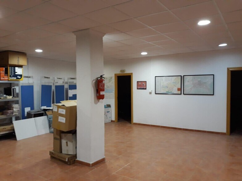 Retail in Granada, Granada for sale - Interior Photo - Image 2 of 10