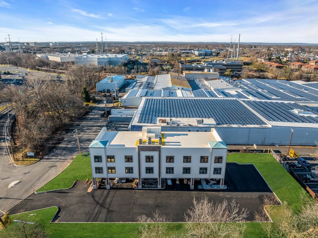 374 Green St, Woodbridge, NJ to rent Building Photo- Image 1 of 94