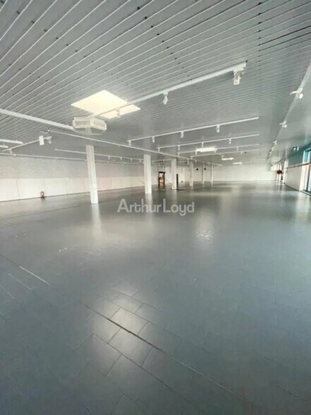 Retail in Nancy for sale - Interior Photo - Image 3 of 5