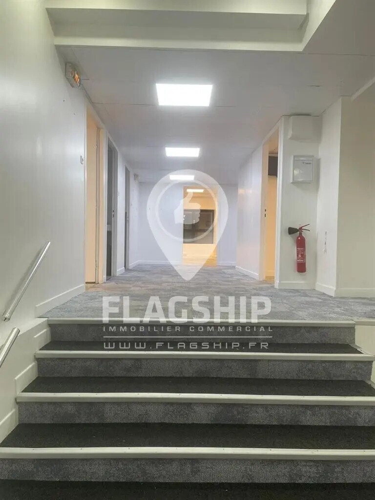 Location Commerce 472 m² - Photo 1