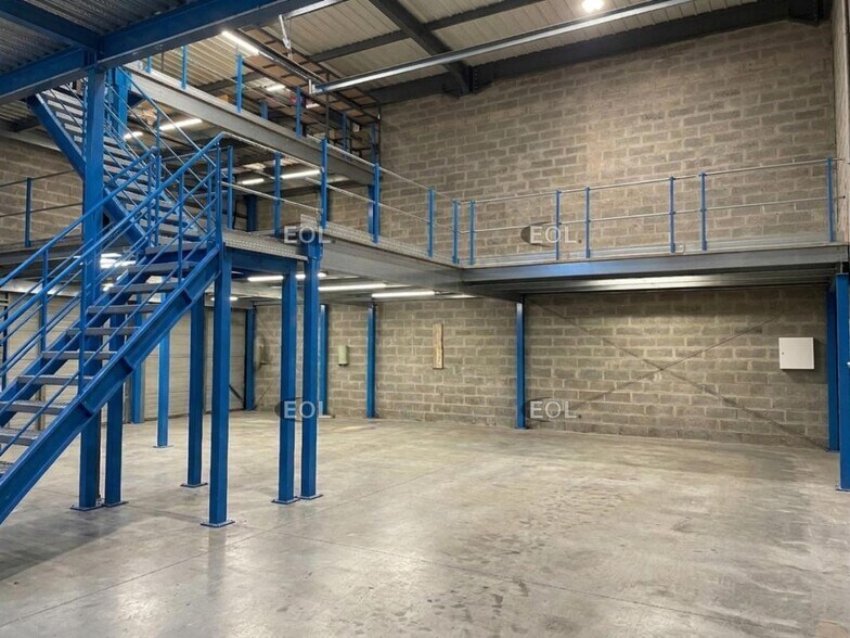 Light Industrial in SAINT-OUEN-L'AUMONE to rent - Building Photo - Image 2 of 7