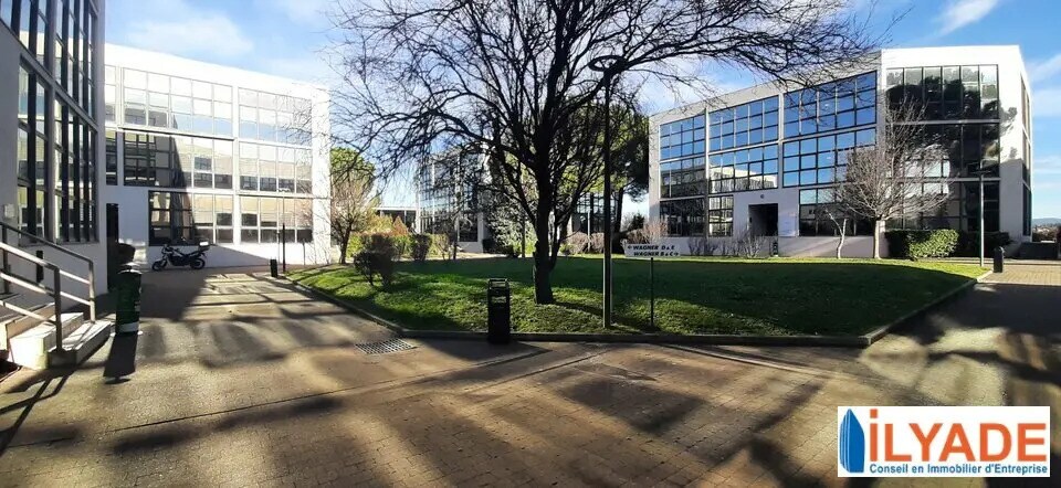 Location Bureaux 164 m² - Photo 1