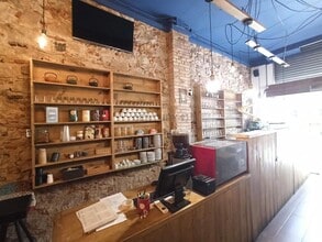 Retail in Barcelona, Barcelona to rent Interior Photo- Image 2 of 13