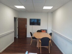 Henson Way, Kettering to rent Interior Photo- Image 1 of 4