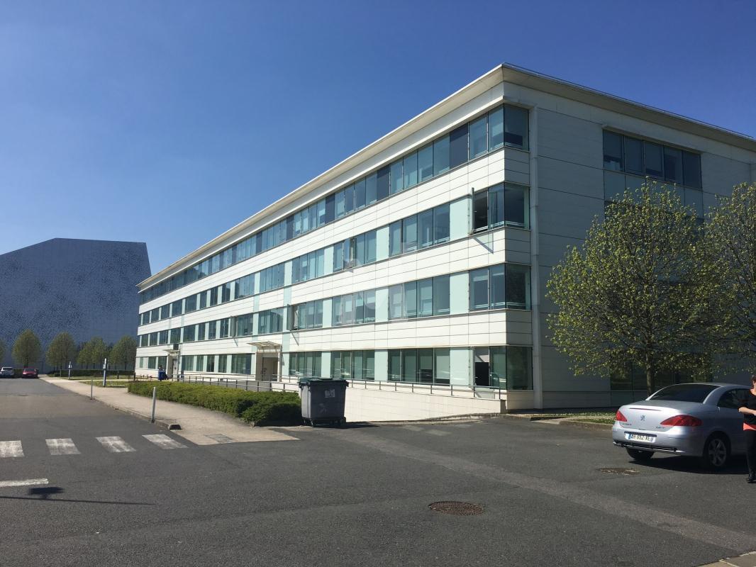 Office in Lieusaint to rent Building Photo- Image 1 of 21