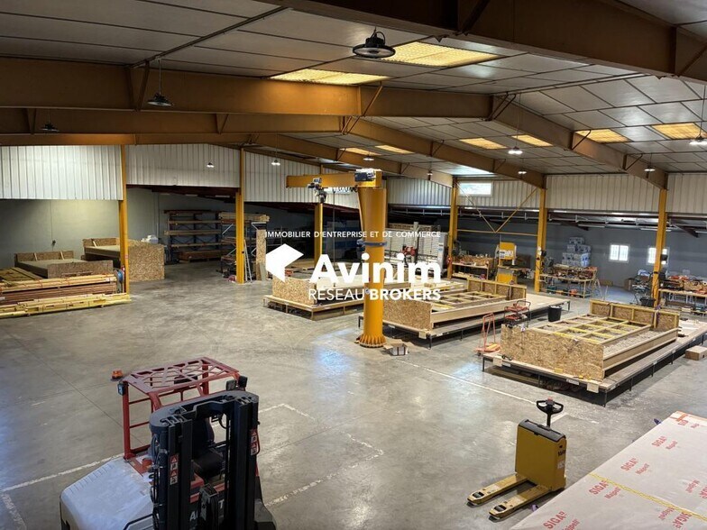 Industrial in Miramas for sale - Building Photo - Image 1 of 7