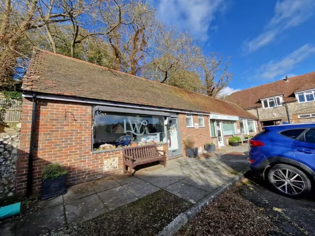 16 Downlands Way, East Dean to rent Building Photo- Image 1 of 5