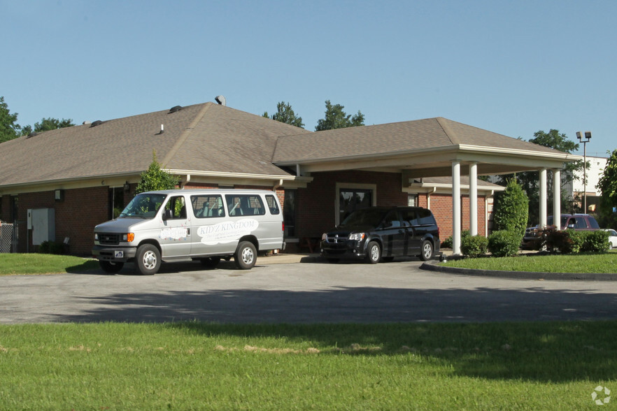 123 Big Sink Rd, Versailles, KY for sale - Primary Photo - Image 3 of 5